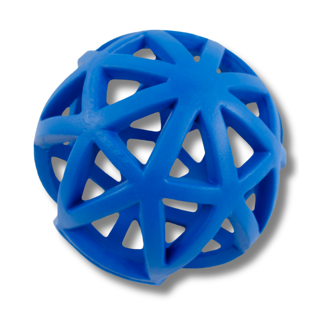 Pelota de Caucho Natural Rocky Chums  Juguete para Perros con Triángulos SharPaw