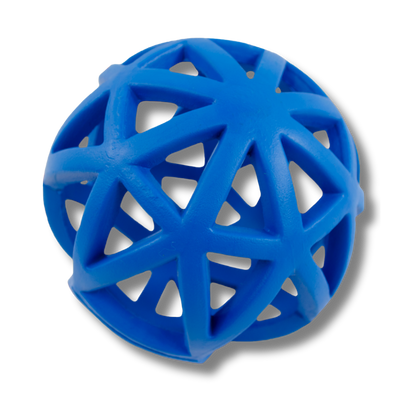 Pelota de Caucho Natural Rocky Chums  Juguete para Perros con Triángulos SharPaw