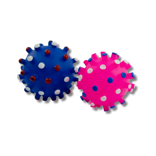 TINNY CHUMS PELOTA MEDIANA DE VINIL C/PICOS Y SONIDO TIPO SQUEAKY 8.5cm BY SHARPAW